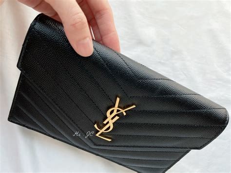 YSL WOC包（Saint Laurent Wallet On Chain ）開箱＋包包優缺 .